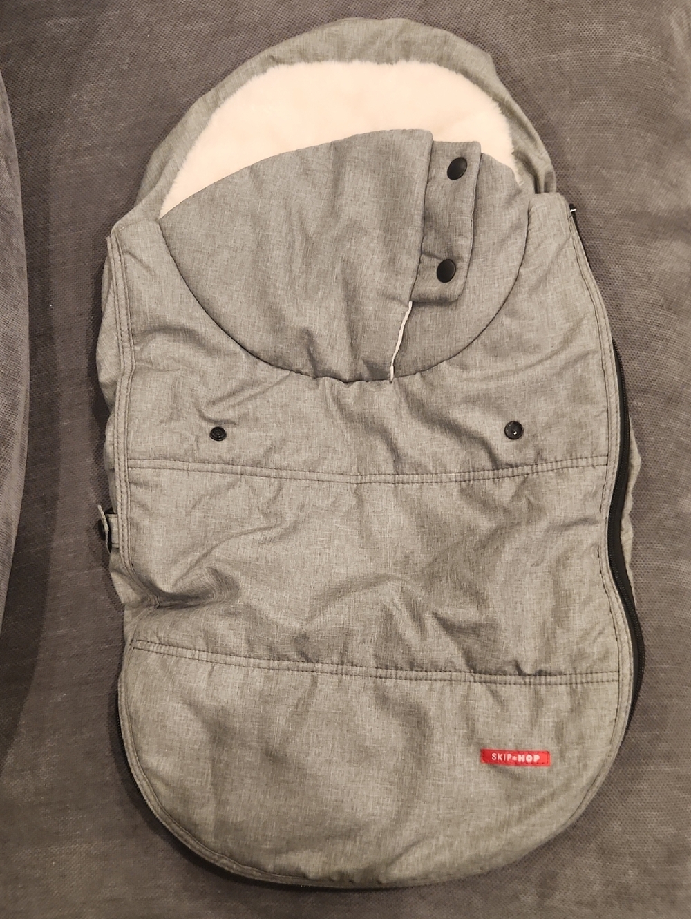 Skip Hop Gray & Cream Winter Carseat Cover